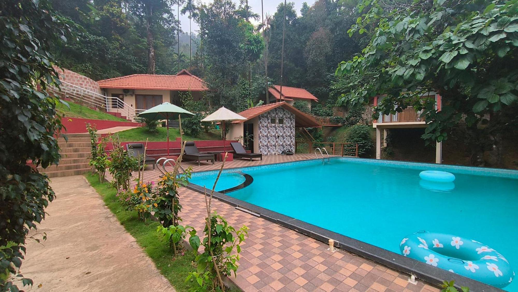 Hill Crest Resort - Coorg Madikeri Buitenkant foto