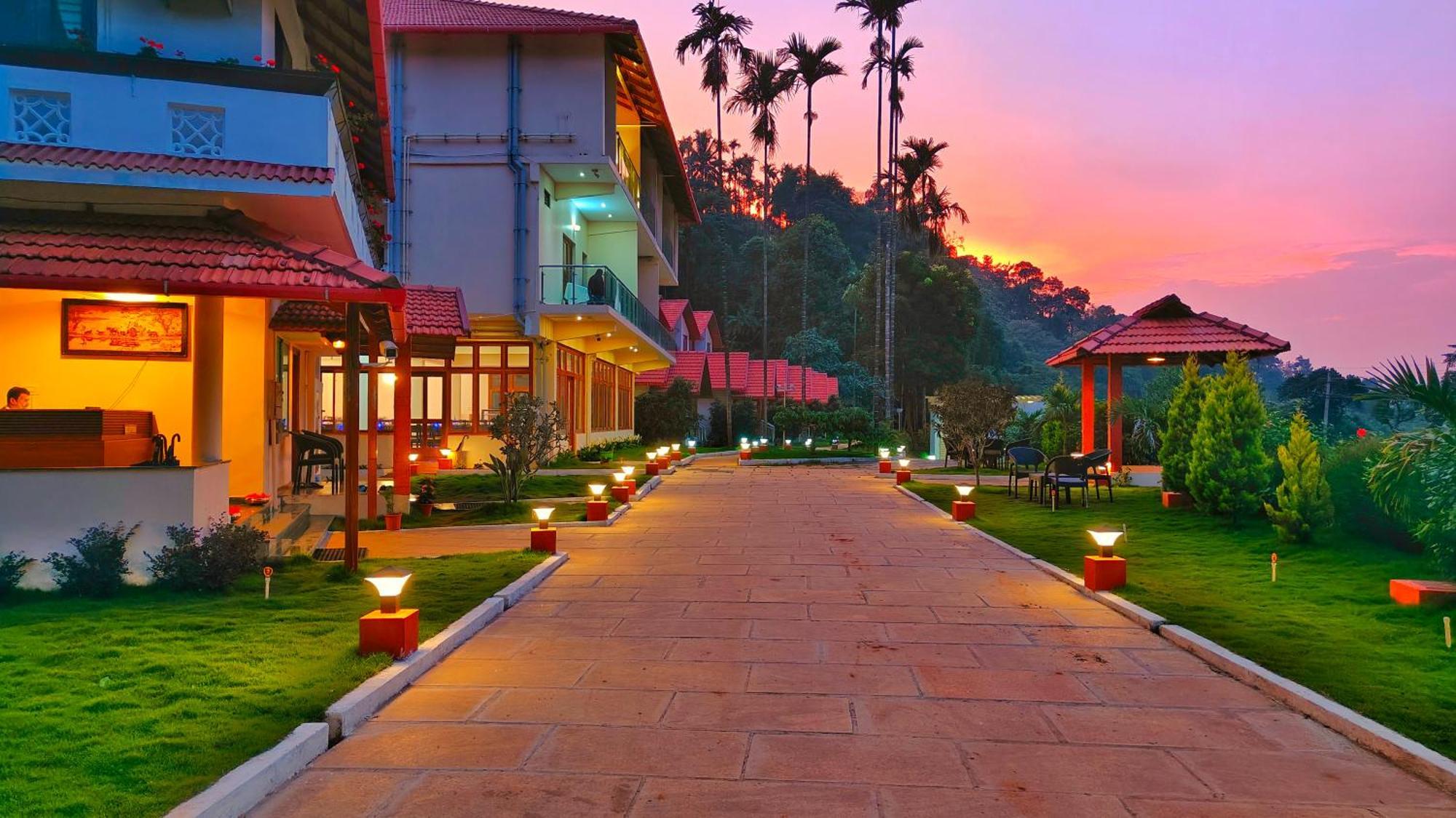 Hill Crest Resort - Coorg Madikeri Buitenkant foto