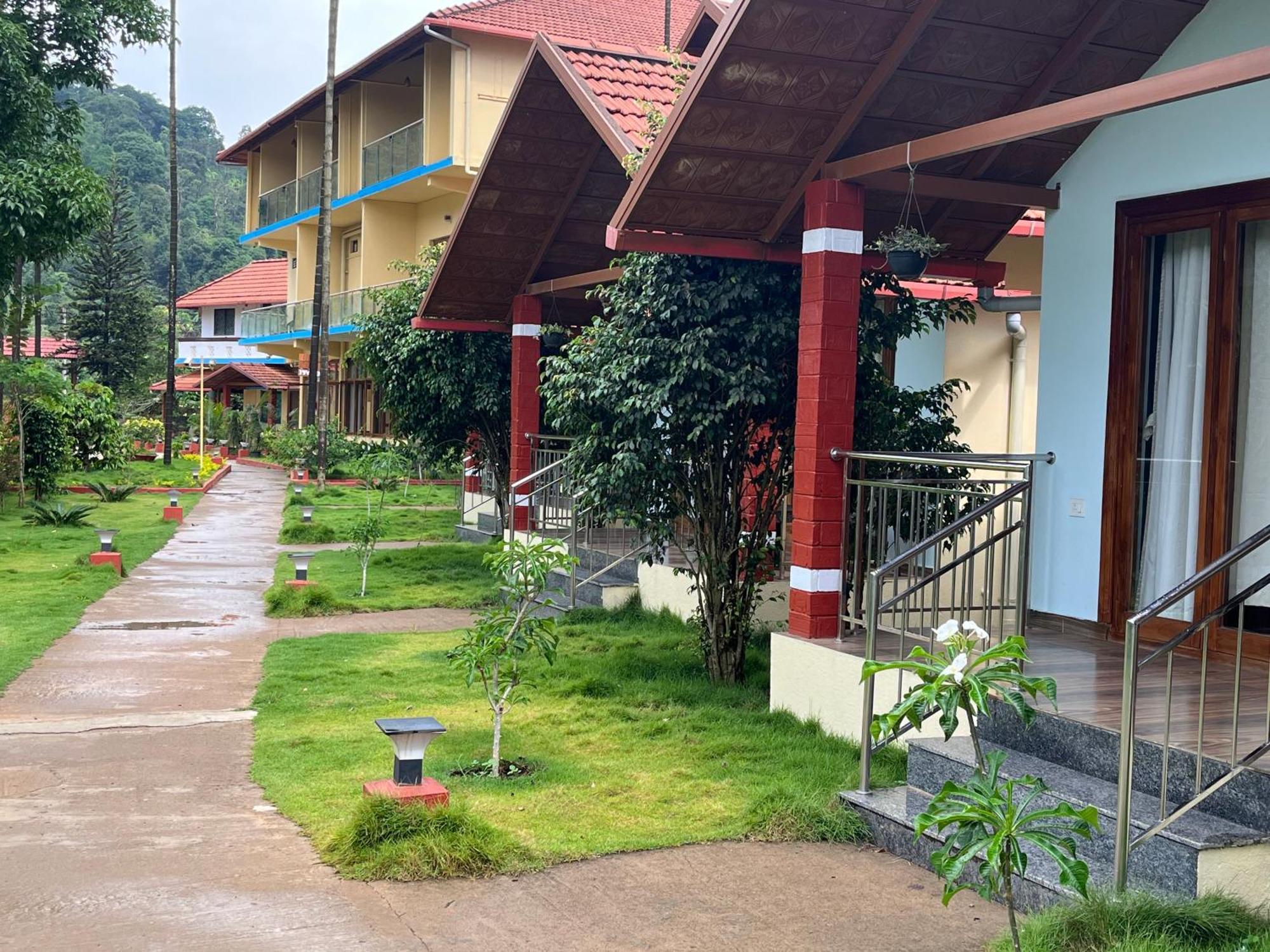 Hill Crest Resort - Coorg Madikeri Buitenkant foto