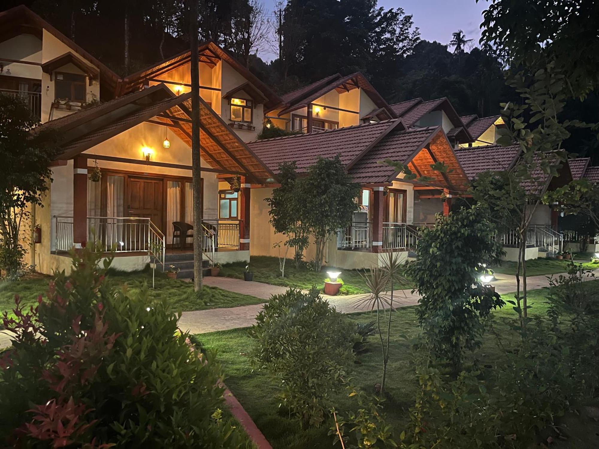 Hill Crest Resort - Coorg Madikeri Buitenkant foto