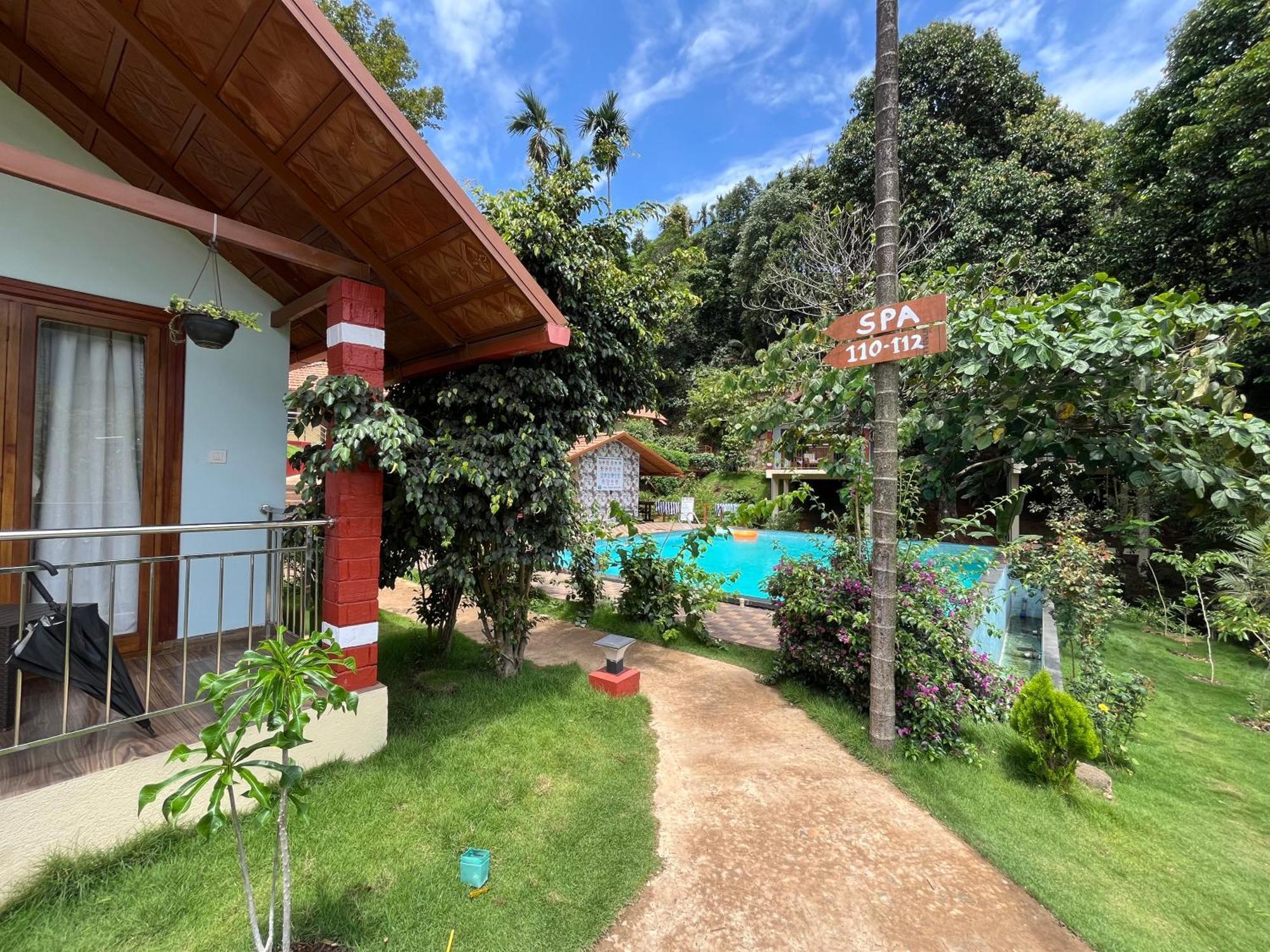 Hill Crest Resort - Coorg Madikeri Buitenkant foto