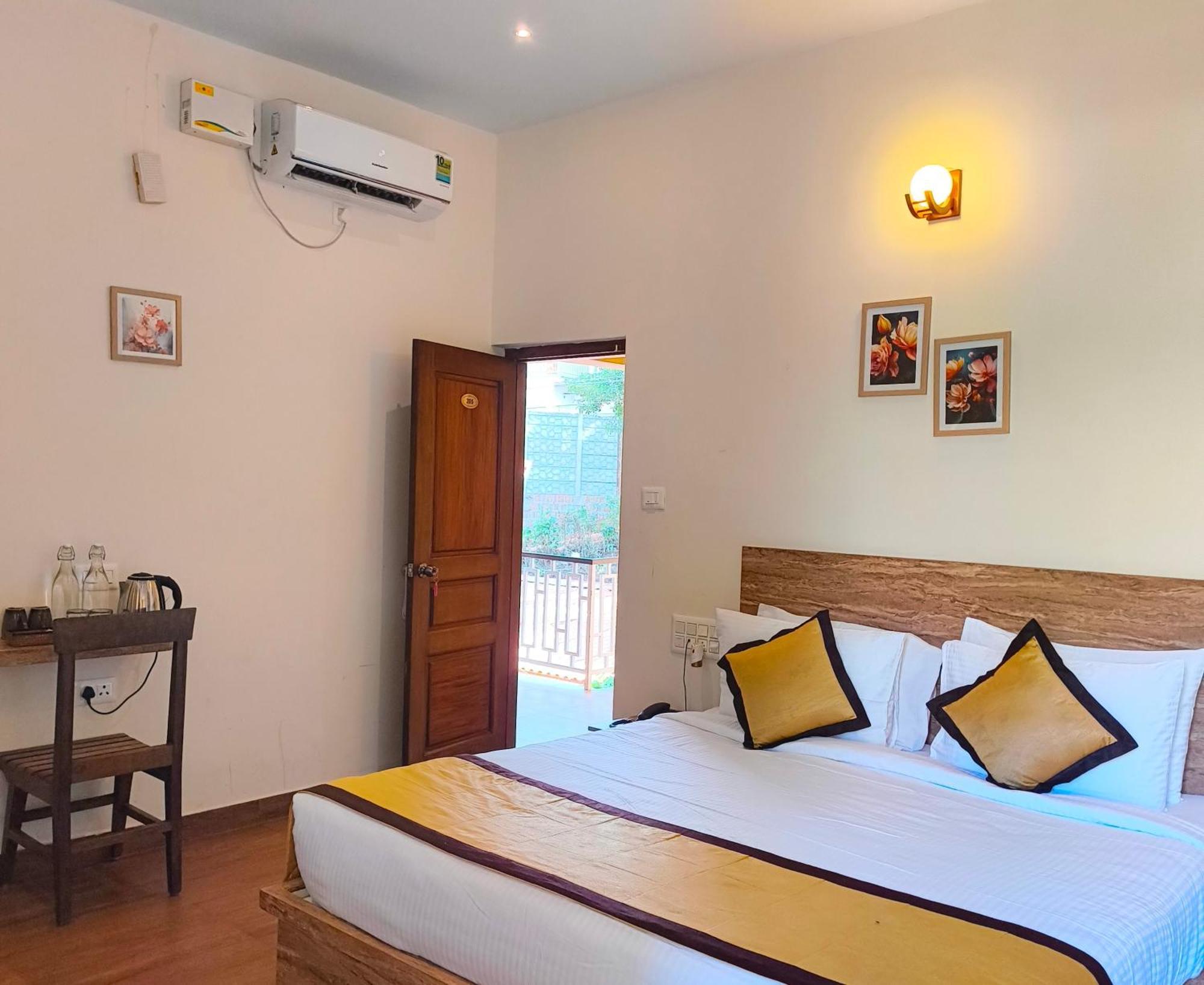 Hill Crest Resort - Coorg Madikeri Buitenkant foto